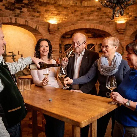 Wirtshausbrennerei Krenn 3*