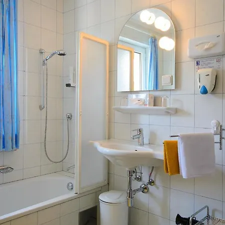 Wirtshausbrennerei Krenn Отель 3*