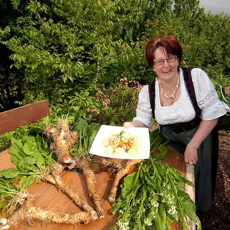 Wirtshausbrennerei Krenn فندق