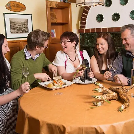 Wirtshausbrennerei Krenn 3*