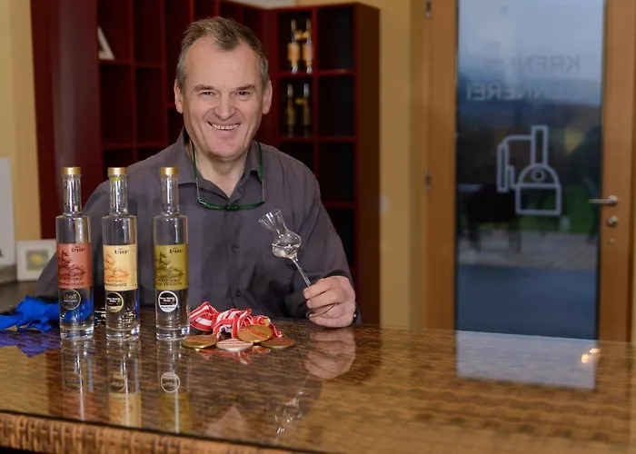 Wirtshausbrennerei Krenn מלון 3*