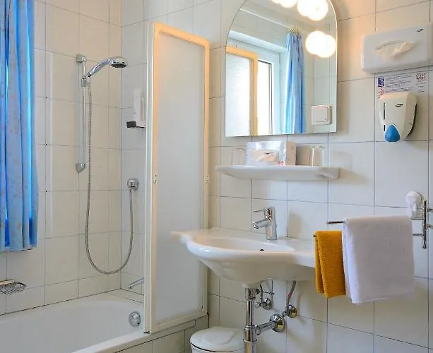 Wirtshausbrennerei Krenn מלון 3*